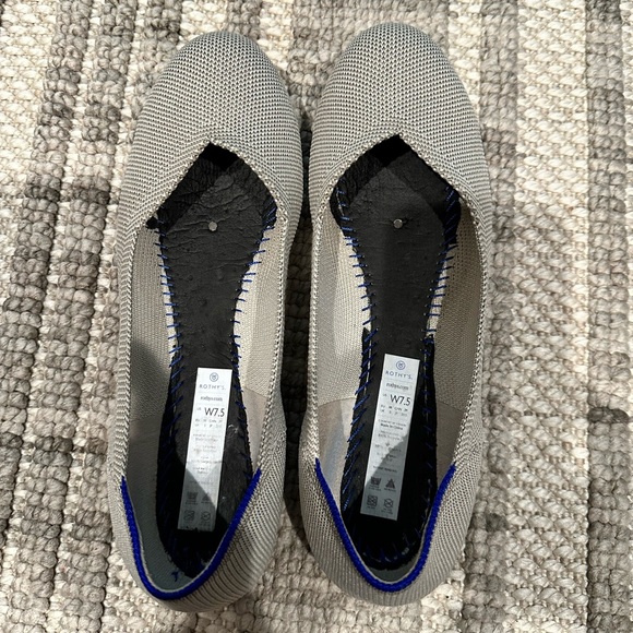 Rothy’s the flat. Retired silver. Size 7.5. Like NEW! - Picture 3 of 4